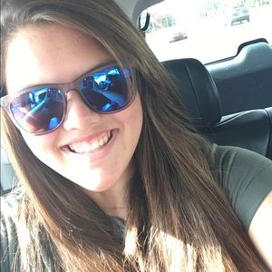 Meet your Posher, Brooke